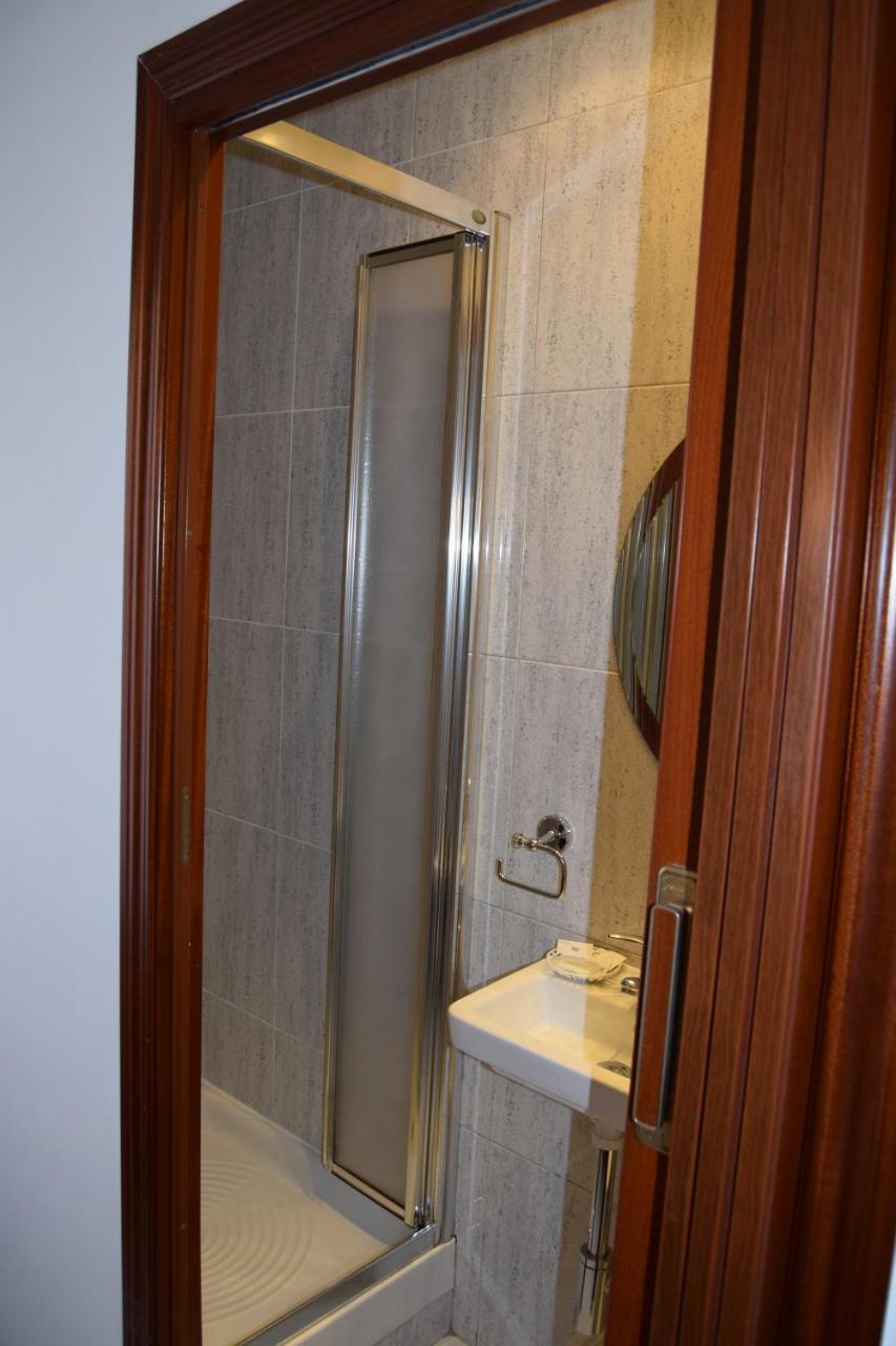 Hostal Rofer Madri Exterior foto