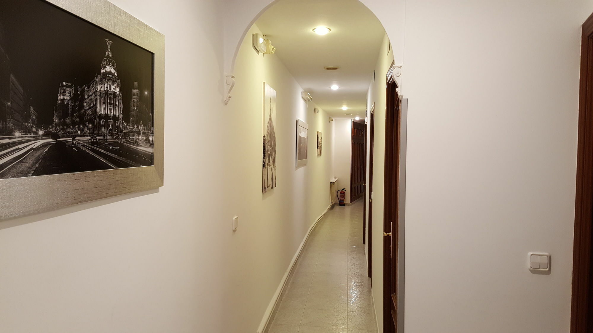 Hostal Rofer Madri Exterior foto