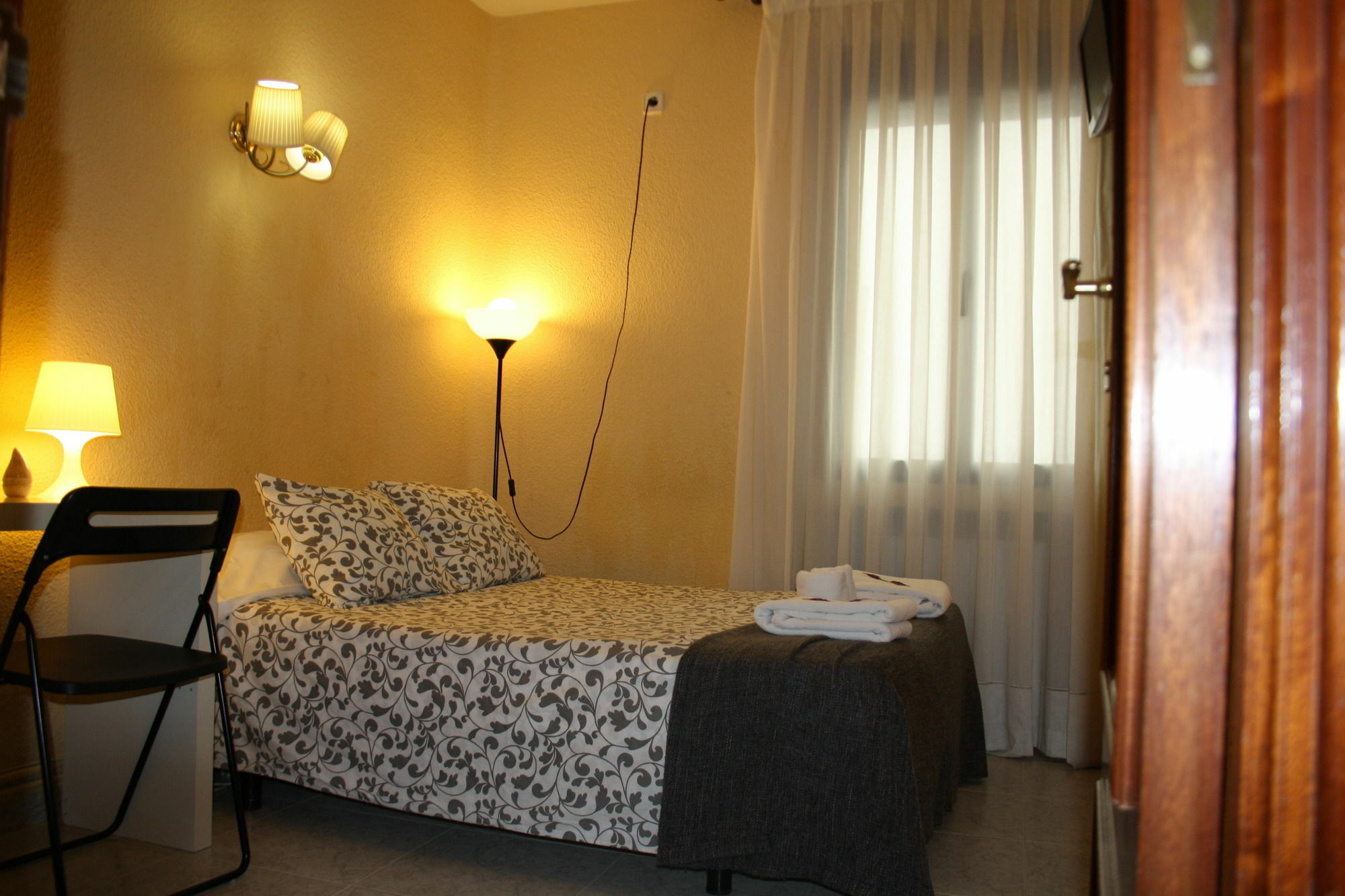 Hostal Rofer Madri Exterior foto