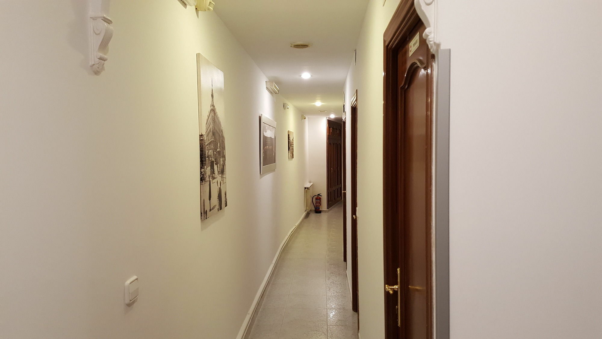 Hostal Rofer Madri Exterior foto