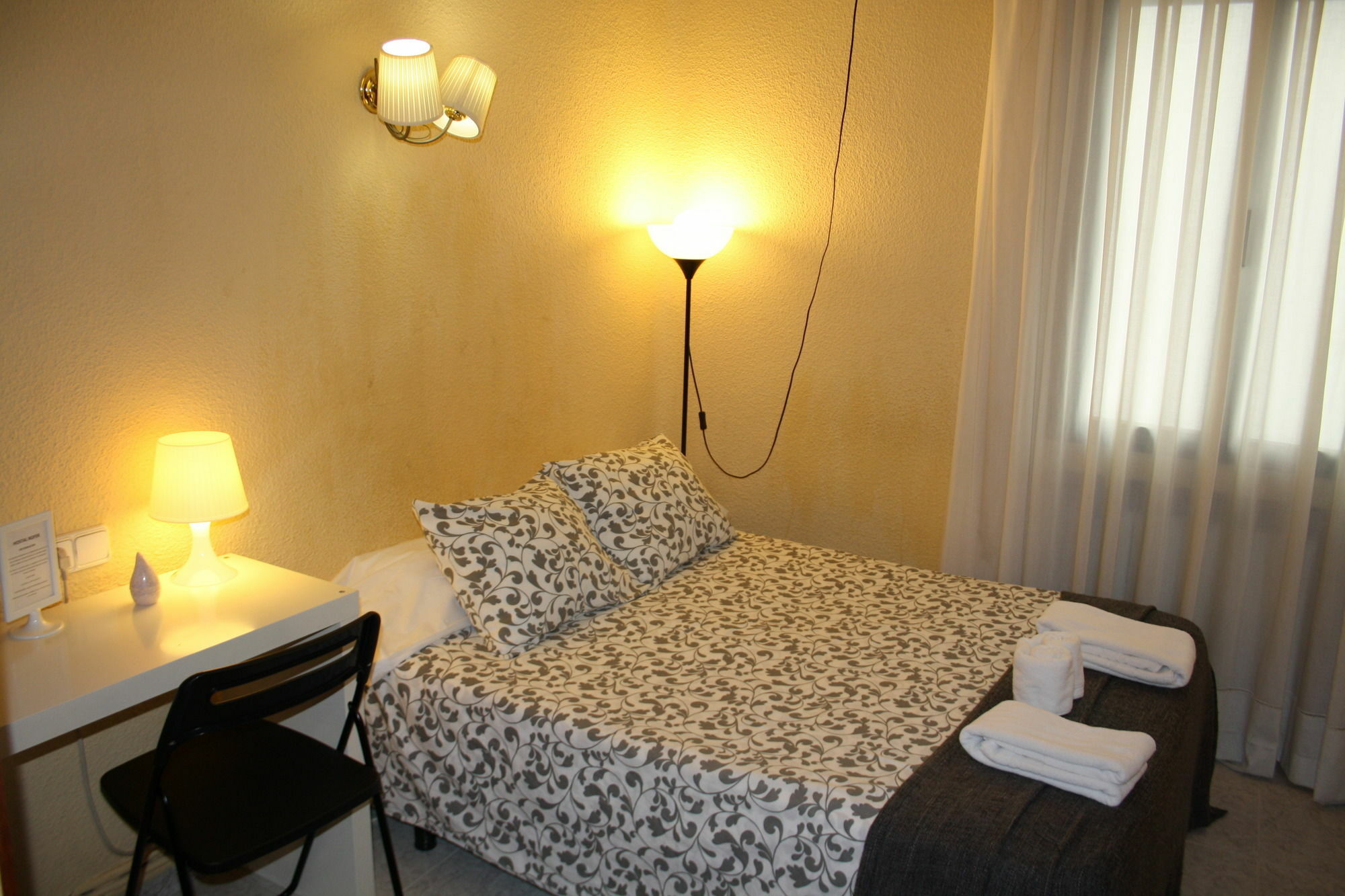 Hostal Rofer Madri Exterior foto