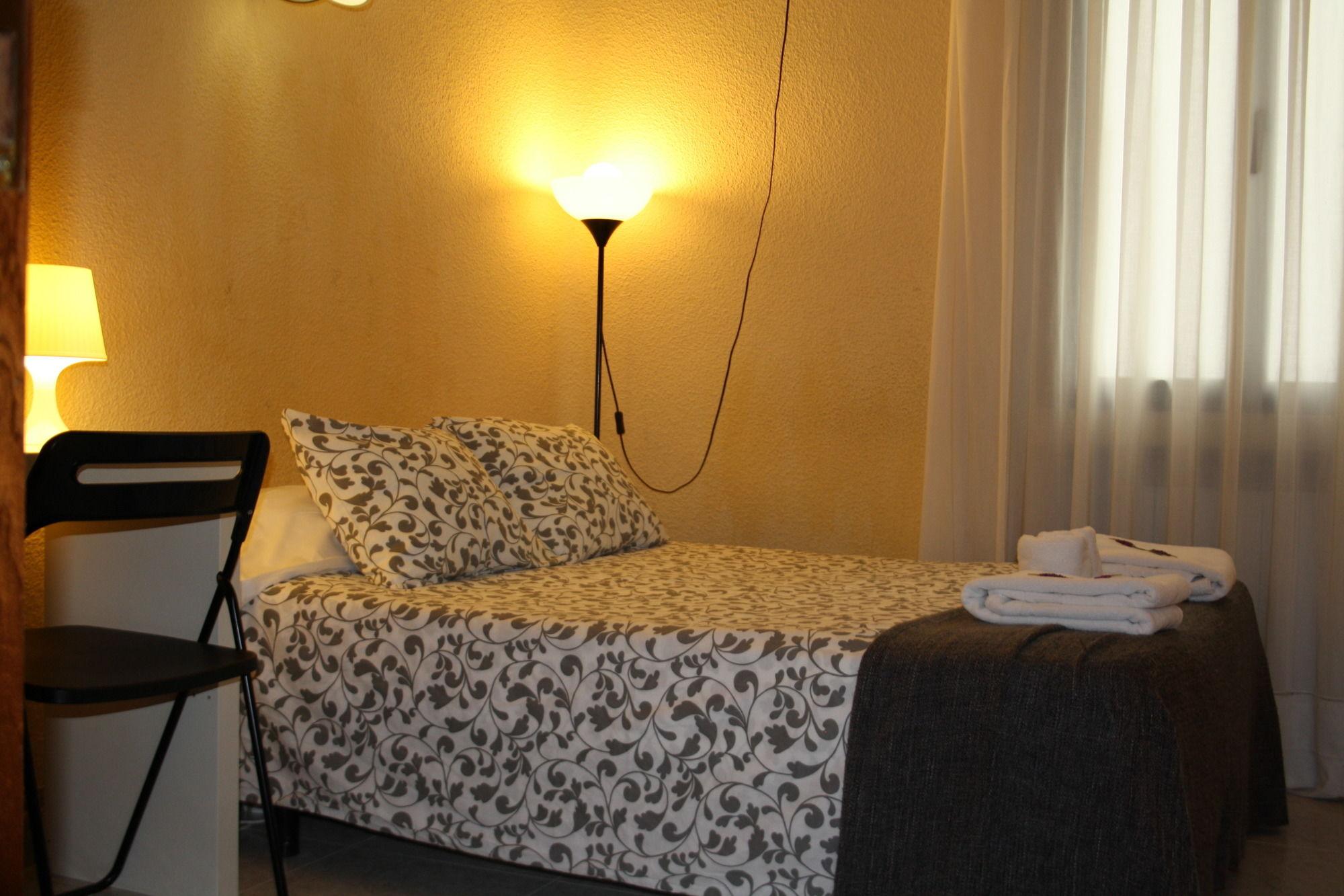 Hostal Rofer Madri Exterior foto